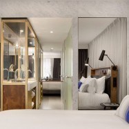 Glazen douches en spiegels? Voor al uw badkamer glas! Glazen douches en spiegels? Voor al uw badkamer glas!
